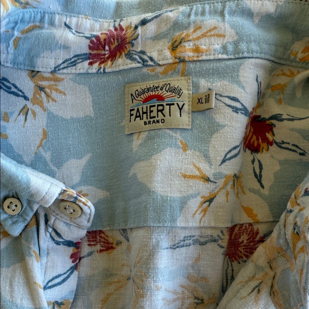 Faherty Men’s Breeze Short Sleeve Shirt in Blue Sky Floral - Picture 2 of 5